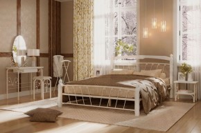 Кровать "Муза 1" КМД10  БЕЛАЯ (1600*2000) (ножки-белые) с коваными изделиями в Губахе - gubaha.ok-mebel.com | фото